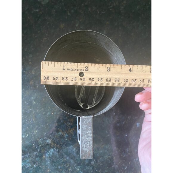 Omega Sift-Chine Flour Sifter with Squeeze Handle and Green Stripes, Vintage Kit - Picture 6 of 6